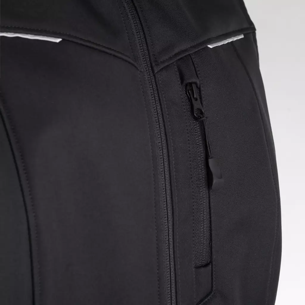 19890-detail-CORE-L1_Softshellweste_Damen_black-04.webp